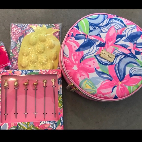 Other - New Lilly Pulitzer picnic set + entertaining items